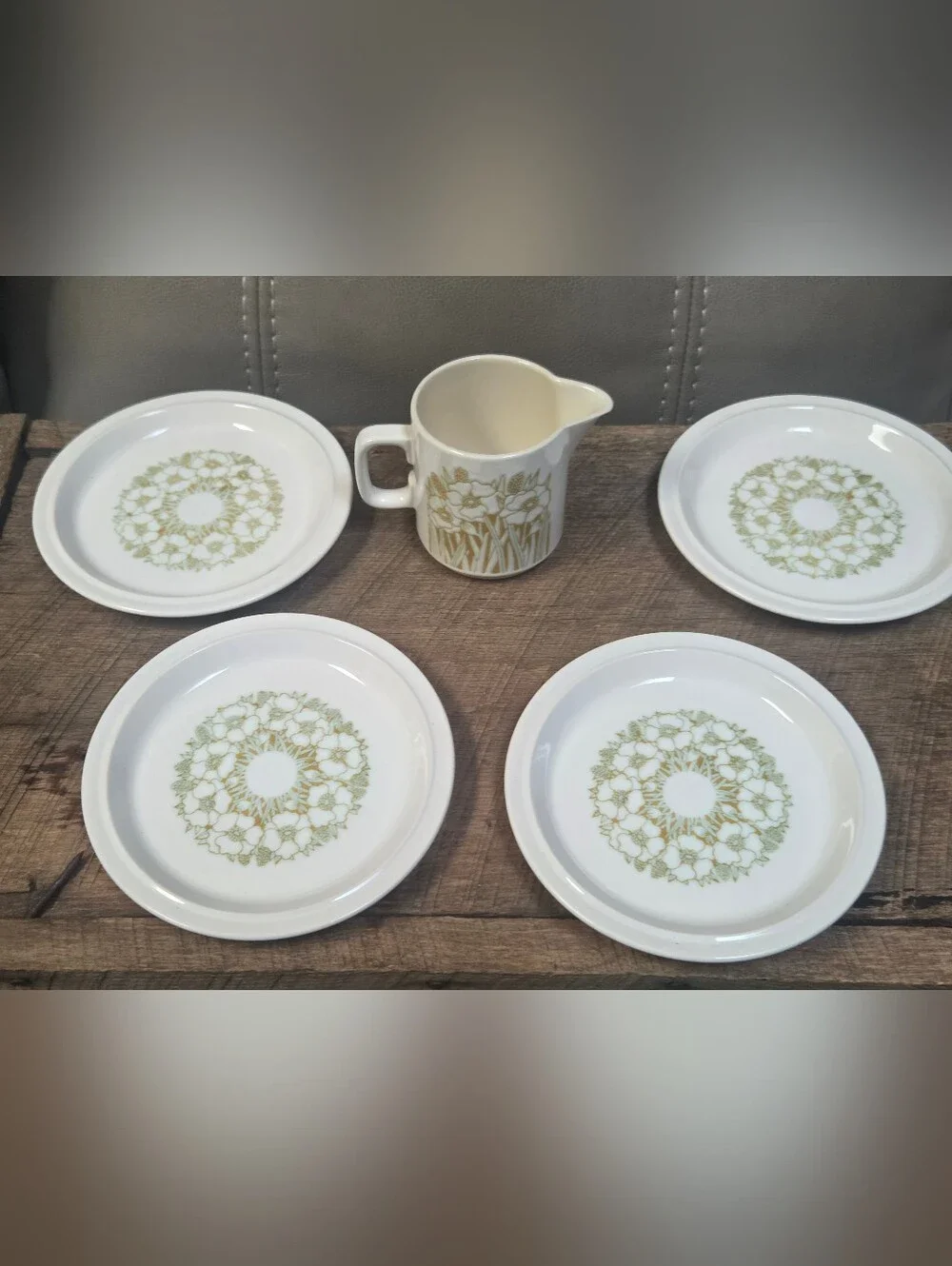 5 Pieces Vintage Hornsea England Pottery in the Fleur pattern ~ Bin 1E
